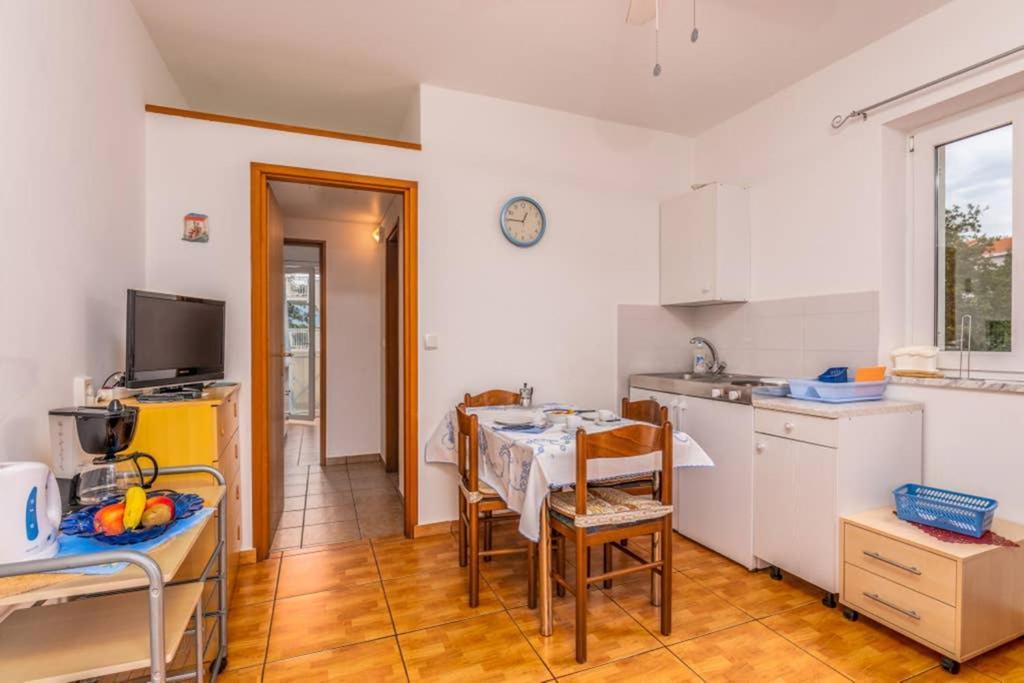 Apartment Mira 3 Klimno