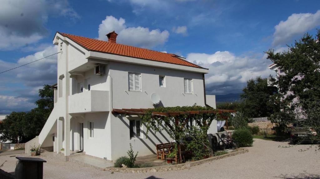 Mira 3 Apartment *